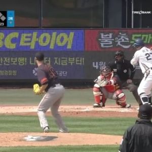 Alessandro-Alex-Maestri-Hanwha-Eagles-Kbo-Baseball (13)