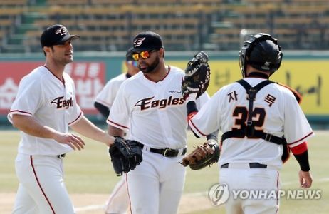 Alessandro Alex Maestri Hanwha Eagles Corea Baseball (5)