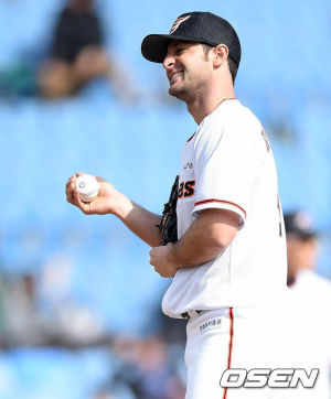 Alessandro Alex Maestri Hanwha Eagles Corea Baseball (7)