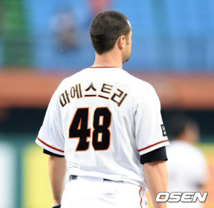 Alessandro Maestri Eagles Korean Baseball (16)