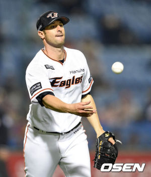 Alessandro Maestri Eagles Korean Baseball (18)