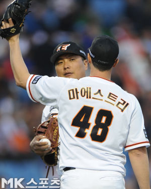 Alessandro Maestri Eagles Korean Baseball (4)