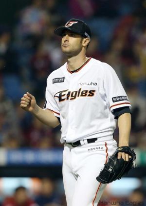 Alessandro Maestri Eagles Korean Baseball (8)