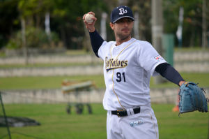 Alex Maestri Pitcher Japan Buffaloes 2014 (266)