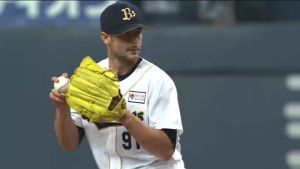 Alex Maestri Pitcher Japan Buffaloes 2014 (77)